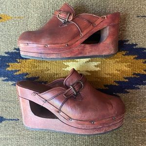 Vintage 1970s Qualicraft clog heels